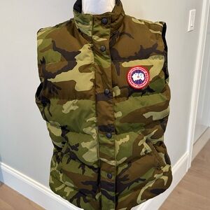 💯% AUTHENTIC CANADA GOOSE VEST